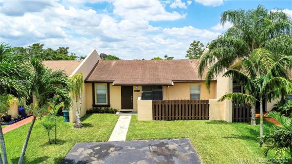 Devon Aire Villas, 12226 SW 111th Ln #12226, The Crossings, Florida 33186, image 2
