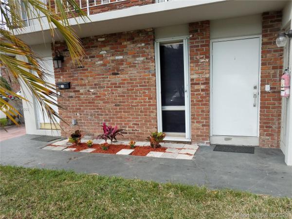 Country Club Of Miami, 18628 Bobolink Dr #18628, Hialeah, Florida 33015, image 2