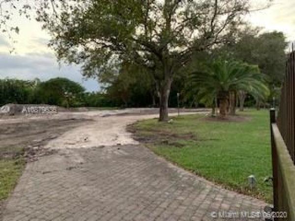 Sweetwater Estates, 12900 NW 2nd St, Tamiami, Florida 33182, image 2