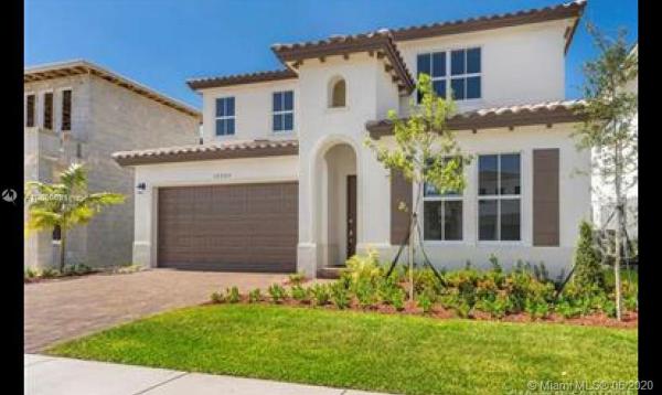Venetian Parc, 15253 SW 176th Ter, Richmond West, Florida 33187, image 2