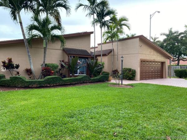 Rustic Lakes, 14654 SW 63rd Ter, Kendale Lakes, Florida 33183, image 2