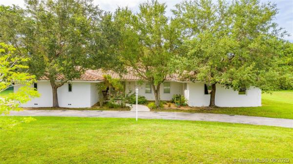 Lisa Highlands, 6795 SW 135th St, Pinecrest, Florida 33156, image 2