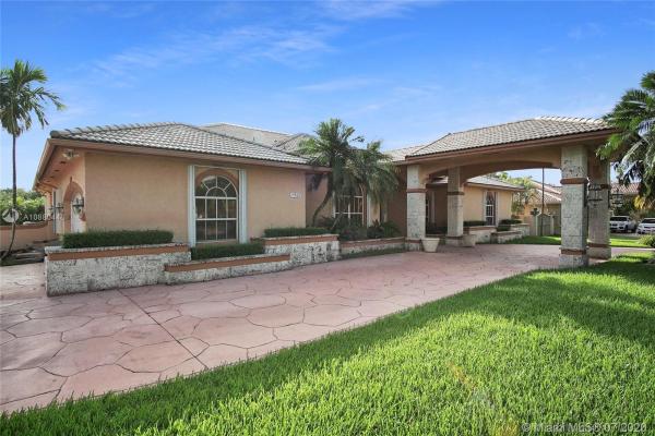 Sharon Estates, 7960 SW 120th Pl, Kendale Lakes, Florida 33183, image 2