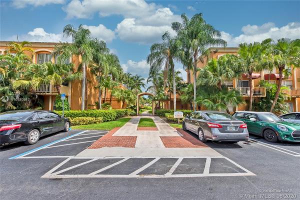Venetian Gardens At Country Club Of Miami, 18111 NW 68th Ave #G204, Hialeah, Florida 33015, image 2