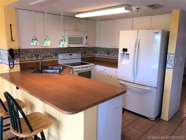 Tangerine Of Pine Island Ridge, 9470 Tangerine Pl #401, Davie, Florida 33324, image 2