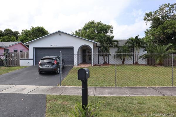 Meadow Wood Manor, 13203 SW 263rd St, Princeton, Florida 33032, image 2