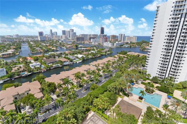 North Tower At The Point, 21205 NE 37th Ave #2209, Aventura, Florida 33180, image 2