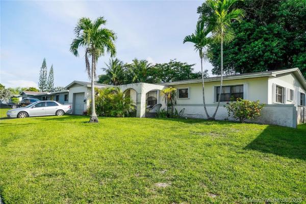 Cutler Ridge Pines, 19900 Franjo Rd, Cutler Bay, Florida 33157, image 2