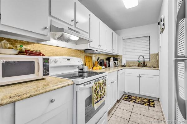 Victory Gardens, 650 NE 149th St #105F, Golden Glades, Florida 33161, image 2
