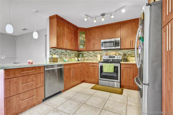 Peacocks Point, 9881 SW 164th Ct, The Hammocks, Florida 33196, image 2