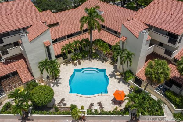 Biltmore Court Villas, 2600 Cardena St #15, Coral Gables, Florida 33134, image 2
