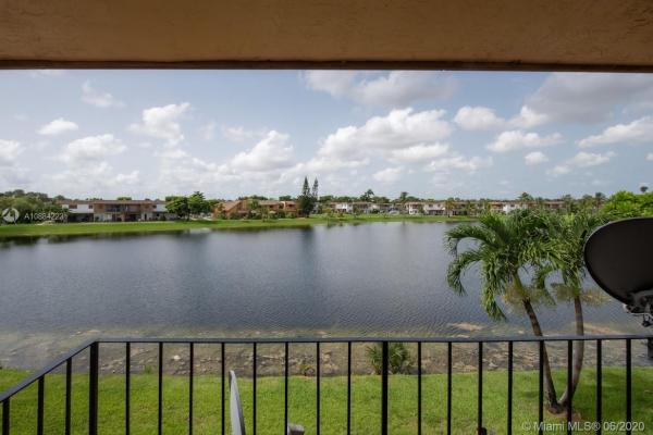 Laguna Tropical, 6894 NW 173 Dr #504, Country Club, Florida 33015, image 2