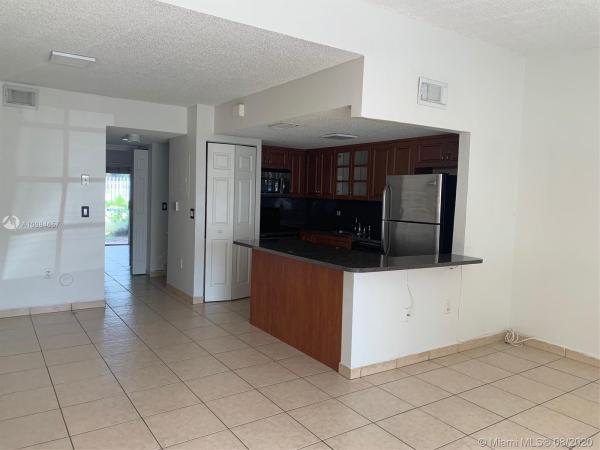 Fountain Park, 6866 NW 166th Ter #902, Miami Lakes, Florida 33014, image 2