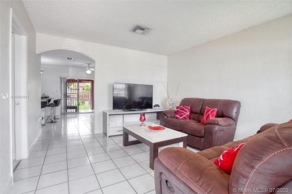 Royale Green, 13044 SW 43rd Ln #N/A, Kendale Lakes, Florida 33175, image 2