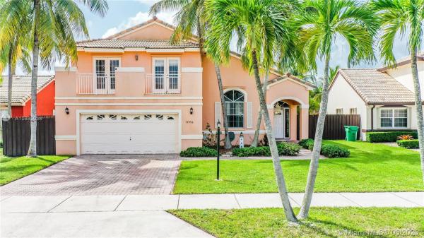 Lago Mar South, 15996 SW 83rd Ter, Kendall, Florida 33193, image 2