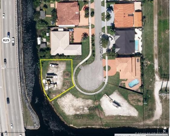 El Tovar At University Park, 540 SW 136th Pl, Tamiami, Florida 33184, image 2