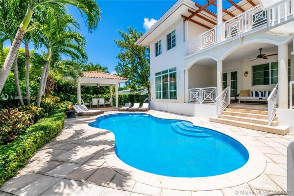 Tropical Isle Homes, 135 Woodcrest Ln, Key Biscayne, Florida 33149, image 2