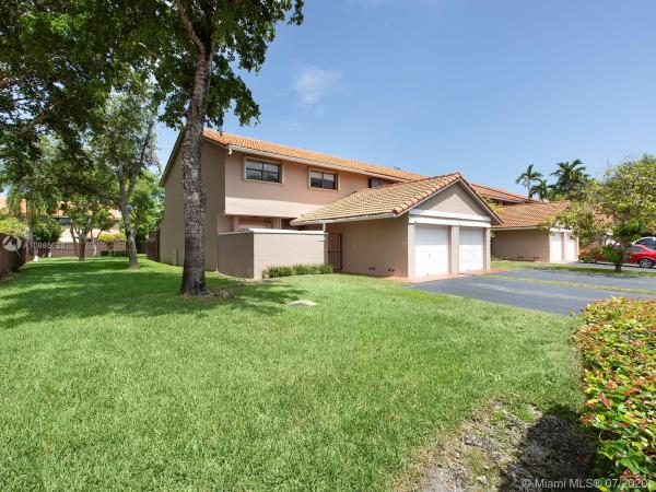 Townhomes Of La Jolla, 9101 SW 113th Place Cir W, Kendall, Florida 33176, image 2