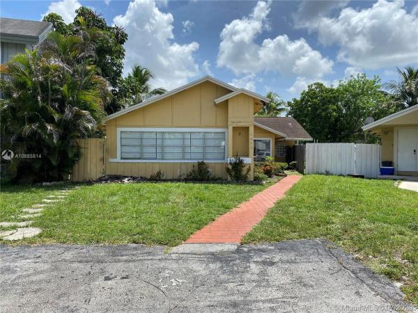 2440 SW 80th Ter, Miramar, Florida 33025, image 2
