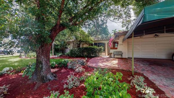 Kendale Lakes No HOA, 14540 SW 73rd St, Kendale Lakes, Florida 33183, image 2
