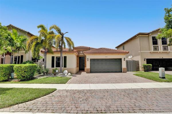 Enclave At Black Point Marina, 10425 SW 226th St, Cutler Bay, Florida 33190, image 2