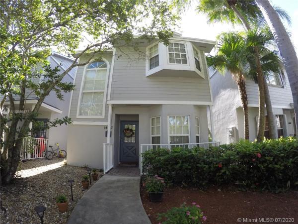 Villas Of Deerwood, 14617 SW 122nd Pl, Three Lakes, Florida 33186, image 2