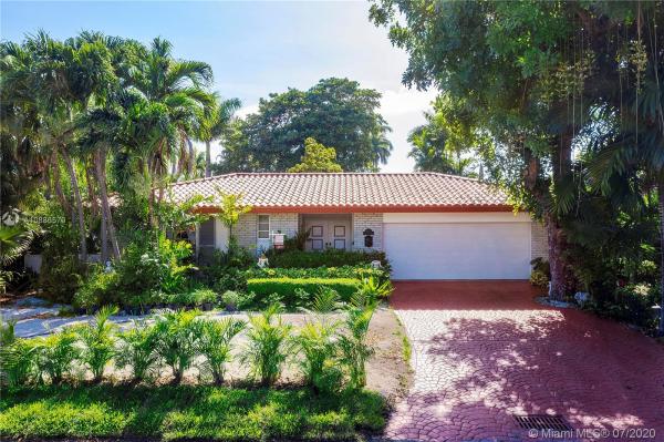 Bay Lure, 9250 N Bayshore Dr, Miami Shores, Florida 33138, image 2