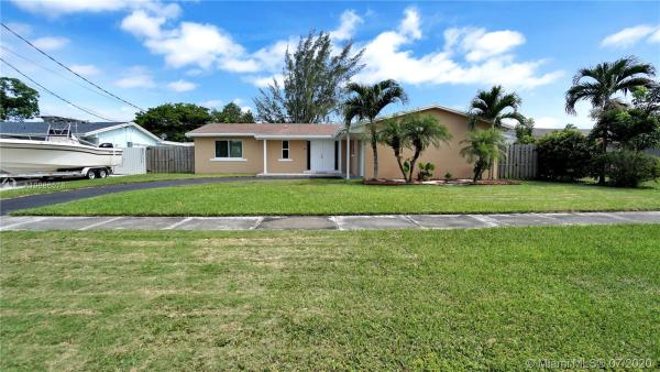 Bel Aire, 10420 SW 198th St, Cutler Bay, Florida 33157, image 2