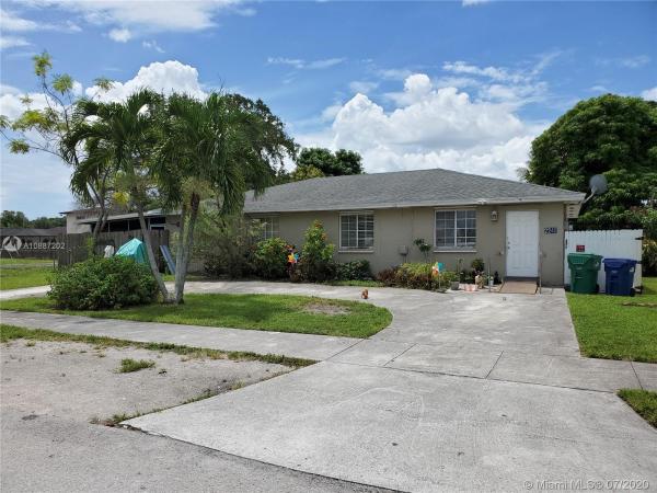 Radio Gardens, 2240 NW 178th St, Miami Gardens, Florida 33056, image 2