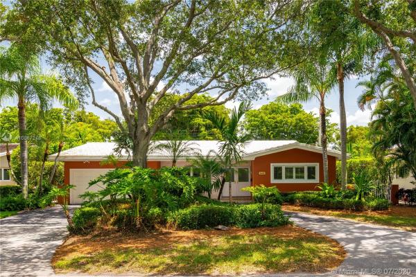 Coral Gables Country Club, 1445 Alegriano Ave, Coral Gables, Florida 33146, image 2