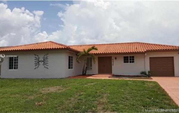 Country Lake Manors, 6426 NW 199th Ln, Country Club, Florida 33015, image 2