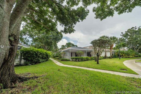 Sun Terrace At The Oaks, 5401 Red Oak Ct, Palm Beach Gardens, Florida 33410, image 2