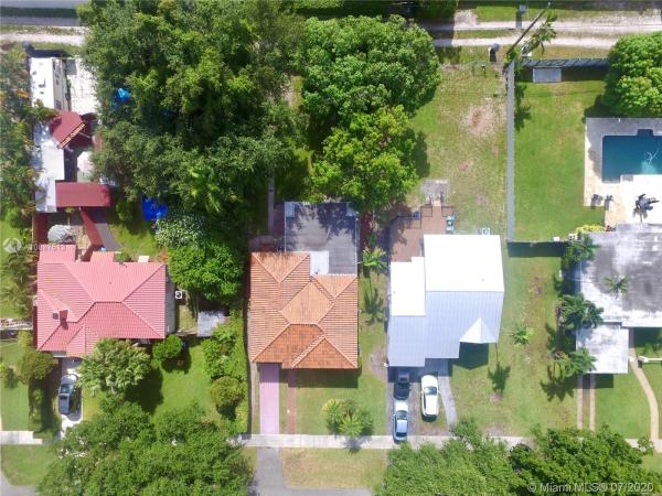 Country Club Estates, 525 De Leon Dr, Miami Springs, Florida 33166, image 2