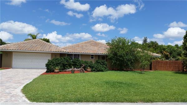 Beach View, 6166 Pine Tree Dr, Miami Beach, Florida 33140, image 1