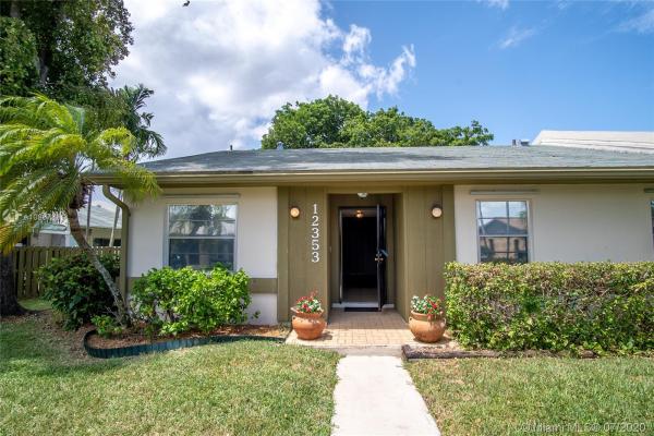 Devon Aire Villas, 12353 SW 111 Ln #, The Crossings, Florida 33186, image 2