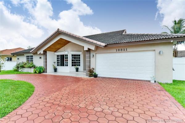 Country Club Of Miami Estates, 18821 Wentworth Dr, Country Club, Florida 33015, image 2
