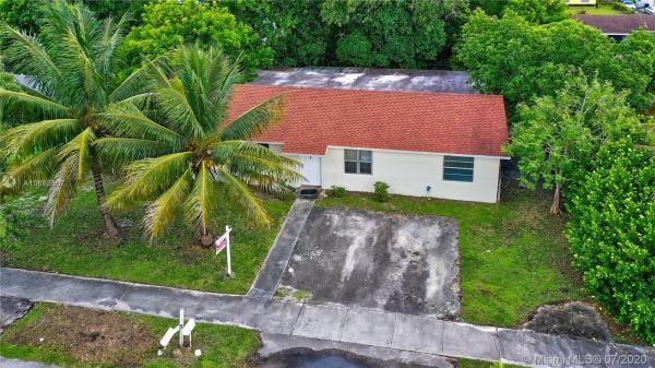 Howitt, 3381 NW 194th Ter, Miami Gardens, Florida 33056, image 2