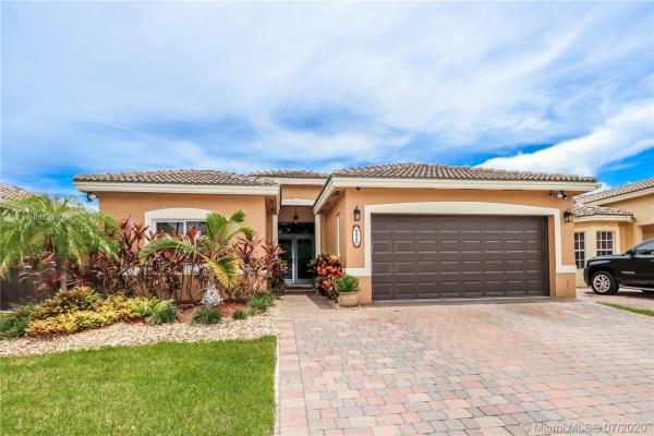 Pelican Bay At Old Cutler Lakes, 8848 SW 211th Ln, Cutler Bay, Florida 33189, image 2