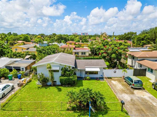Mansionette Homes, 1330 NE 200th Ter, Ives Estates, Florida 33179, image 2