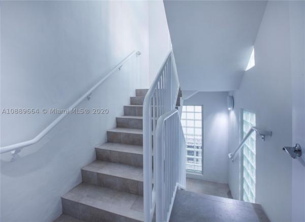 Ocean Beach, 124 11th St, Miami Beach, Florida 33139, image 2