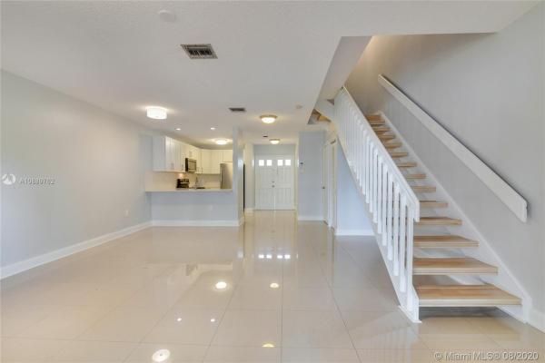 Oyster Cove Townhouses, 16521 NE 26th Ave #3A, North Miami Beach, Florida 33160, image 2