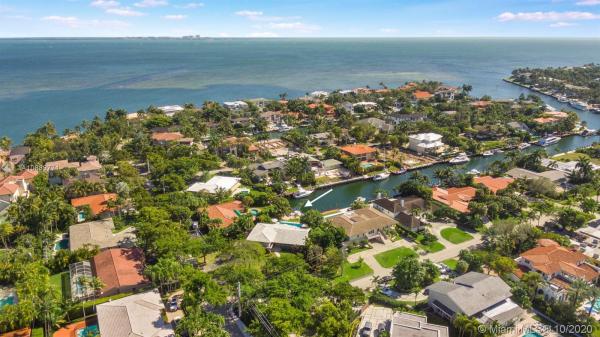 Sunrise Harbour, 110 E Sunrise Ave, Coral Gables, Florida 33133, image 2