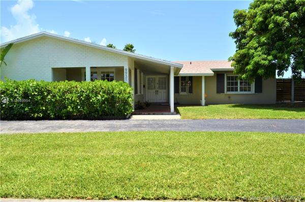 Bel Aire, 9931 SW 195th St, Cutler Bay, Florida 33157, image 2