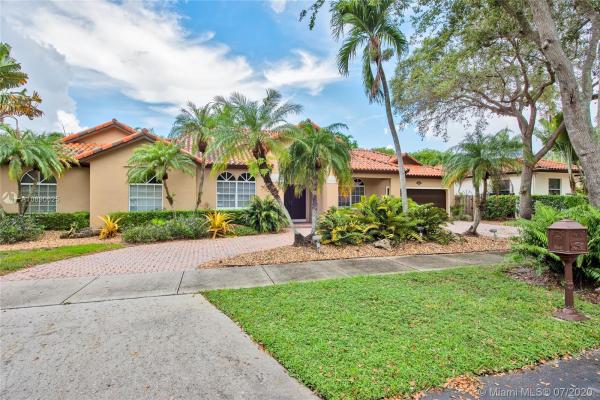 Royal Palm North, 15530 NW 83rd Ct, Miami Lakes, Florida 33016, image 2