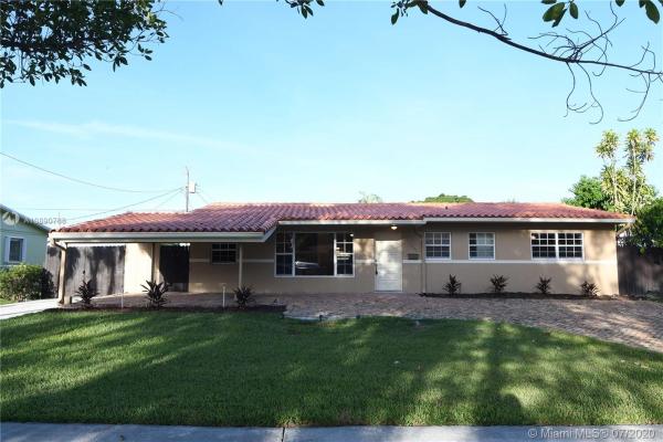 Heftler Homes, 4401 SW 102nd Pl, Westwood Lakes, Florida 33165, image 2