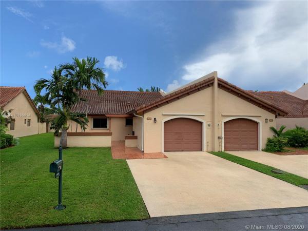 Kings Court West, 11459 SW 84th Ln, Kendall, Florida 33173, image 2