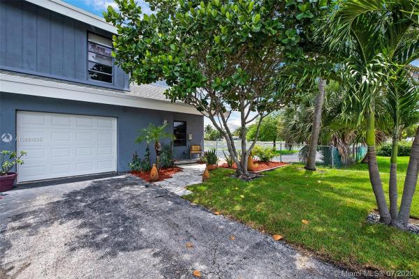 Wilton Manors No HOA, 1515 NE 24th St, Wilton Manors, Florida 33305, image 2