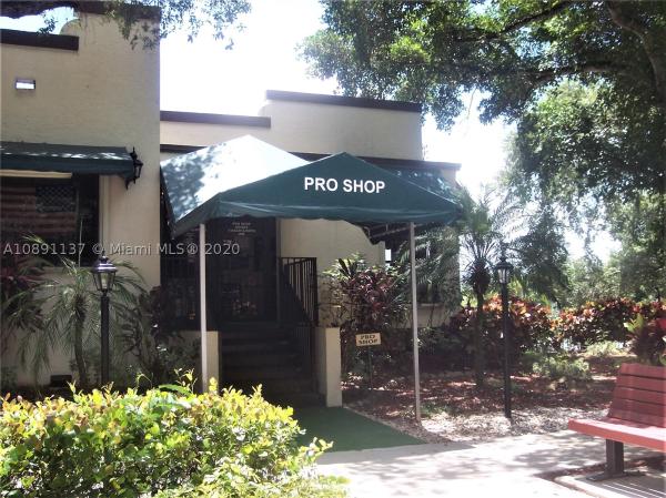 Poinciana Place Of Pine Island Ridge, 9480 Poinciana Pl #306, Davie, Florida 33324, image 3
