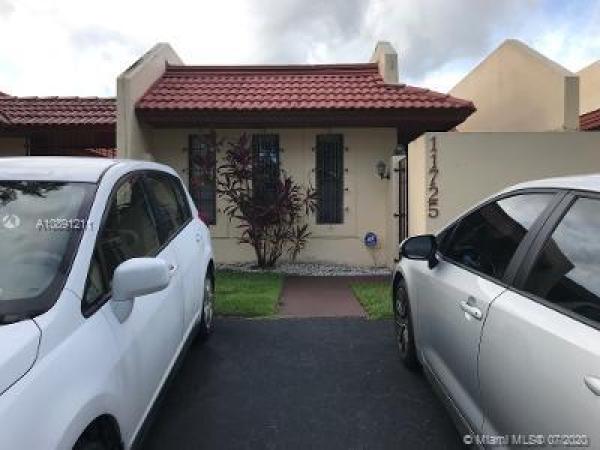 Woodstock Townhomes, 11725 SW 112th Ter, Kendall, Florida 33186, image 2