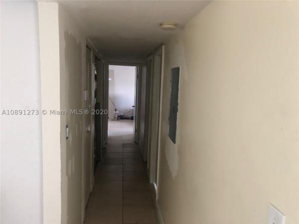 Pineside, 8895 Fontainebleau Blvd #409, Fountainebleau, Florida 33172, image 2